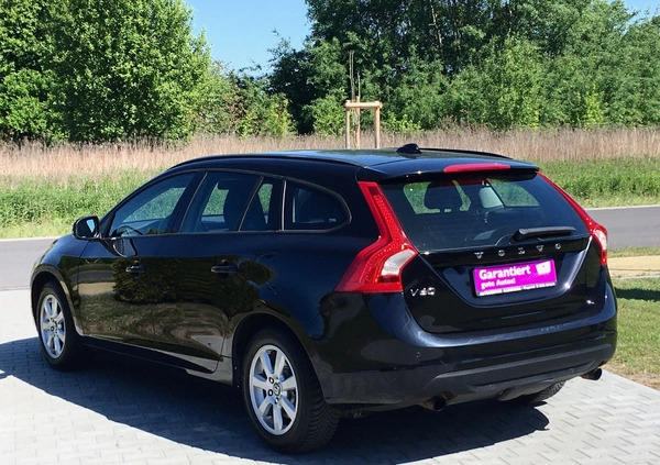 Volvo V60 cena 36800 przebieg: 229000, rok produkcji 2013 z Zwoleń małe 172